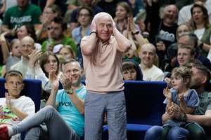 „Tarp Vilkų“ epizode – pergalė prieš „Žalgirį“ ir krepšinio sirgalių emocijos