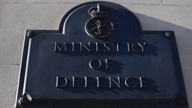 Kibernetinė ataka prieš JK gynybos ministeriją: pavogti karių kontaktai, bankų sąskaitos