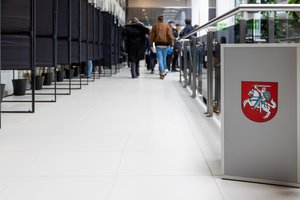 Pirmąją išankstinio balsavimo dieną prezidento rinkimuose ir referendume balsavo daugiau kaip 40 tūkst. rinkėjų