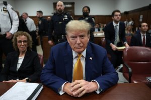 Istoriniame teismo procese teisėjas turėjo tramdyti D. Trumpą: toks elgesys nebus toleruojamas