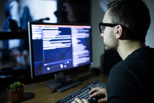 ​Pastarosiomis dienomis Lenkijos valstybinės institucijos patyrė su Rusijos gynybos žvalgyba siejamos programišių grupuotės „APT28“ įvykdytų kibernetinių atakų, pranešė Mokslinis ir akademinis kompiuterių tinklas (NASK).