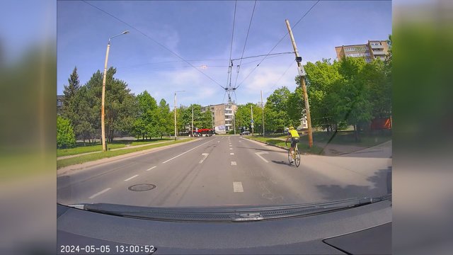„Kelių patruliai: viskas užfiksuota“: vairuotoją pribloškė dviratininko vairavimas