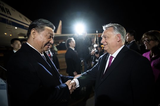 Xi Jinpingas ir V. Orbanas.