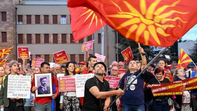 Šiaurės Makedonijos rinkimus laimėjo dešiniųjų opozicija: pergalė iškovota žymia persvara