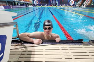 Vos prieš du su puse metų profesionaliai plaukti pradėjęs neregys S. Žvirblis jau varžovsi su geriausiais Europos sportininkais
