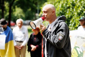 Teismas atmetė rusų kalbos mokytojos ieškinį visuomenininkui A. Ramanauskui dėl garbės ir orumo gynimo