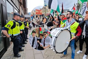 Padidinta apsauga, protestų nuotaika ir nesibaigiantis vakarėlis: kaip atrodo „Eurovizija“ prieš Izraelio šou