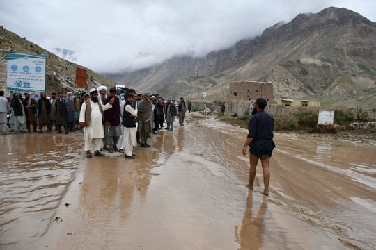  JT: per potvynius Afganistane žuvusių žmonių skaičius viršijo 300.