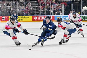 Pasaulio čempionate Suomija pyktį išliejo ant britų, IIHF paaiškino, kodėl arenose negali būti rusų vėliavų