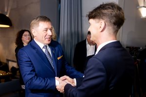 R. Karbauskis ir pagyrė, ir sukritikavo G. Nausėdą: antrame ture jis varžysis su I. Vėgėle