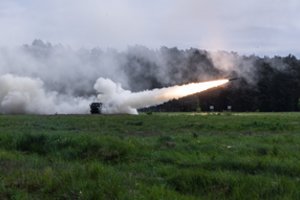 Pamatykite patys: štai kaip atrodė pirmieji HIMARS šūviai Lietuvoje