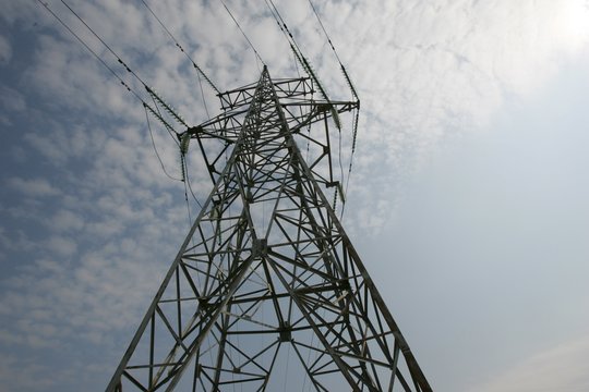 Gegužės pirmosios pusės vidutinė elektros kaina buvo 15 proc. didesnė už balandžio mėnesio vidutinę kainą.