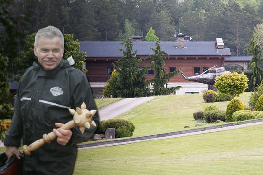 J. Borisovo valdose apsilankę inspektoriai įpareigojo atkasti galimai nelegalų požeminį pastatą.