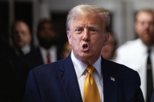 D. Trumpas priėmė J. Bideno iššūkį susigrumti per debatus