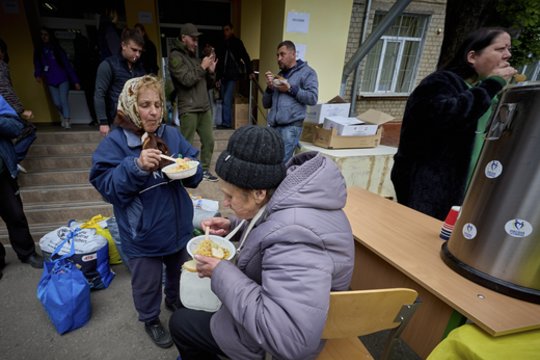  Karas Ukrainoje. Evakuacija iš Charkovo regiono.<br> EPA-ELTA nuotr.
