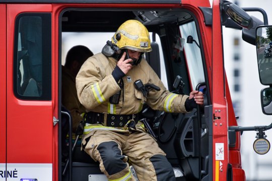 Prie Vidaus reikalų ministerijos piketuos ugniagesių gelbėtojų profsąjungos