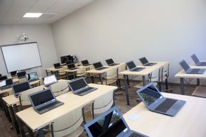 NŠA: šiemet šalies abiturientai gaus brandos atestatus lietuvių ir anglų kalbomis