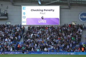 Eros pabaiga? Bus balsuojama dėl VAR sistemos atsisakymo „Premier“ lygoje