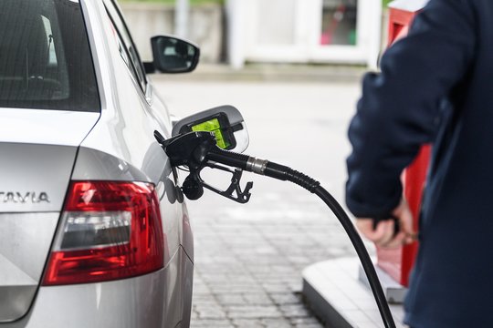 Per savaitę benzinas Lietuvoje atpigo 1 proc., o dyzelinas – 1,6 procento.
