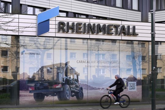 „Rheinmetall“ pranešė apie planus statyti Ukrainoje dar vieną bendrą įmonę.