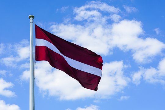 Latvijos vėliava.