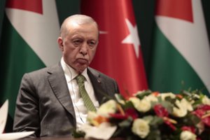 Turkijos teismas nuteisė kurdų lyderį kalėti 42 metus