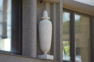 Prikelti namo grožybes patikėjo kauniečiui skulptoriui – tiesa, viena jų dingo amžiams