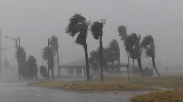 Teksasą siaubė galinga audra ir 160 km/h greičio vėjas: neišvengta žuvusiujų