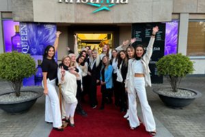 Pristatytos naujausios parfumerijos ir kosmetikos tendencijos: į renginį rinkosi kviestiniai svečiai