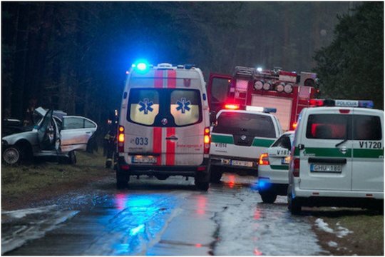  Kauno rajone girtas per avariją mažametę dukrą pražudęs tėvas stojo prieš teismą. Jam gresia laisvės atėmimas iki 10 metų.