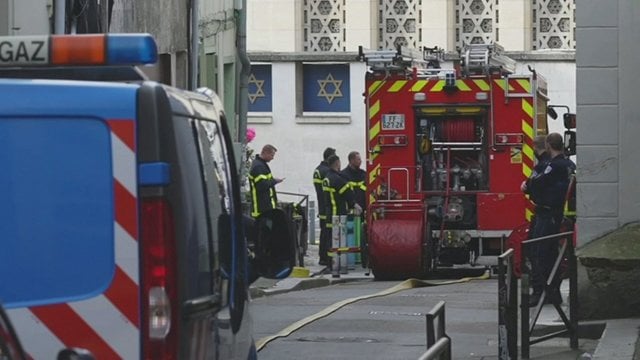 Išpuolis Prancūzijoje: apsiginklavęs vyras bandė padegti žydų sinagogą