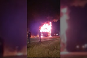 Izraelio kariuomenė: civiliai Vakarų Krante padegė į Gazos Ruožą važiavusį vilkiką su pagalbos prekėmis