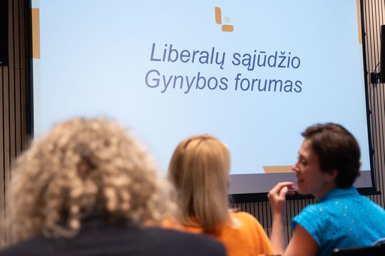 Liberalų sąjūdžio Gynybos forumas.