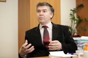 Seimo etikos sargai pradėjo tyrimą dėl pasipiktinimą sukėlusių V. Rakučio pasisakymų