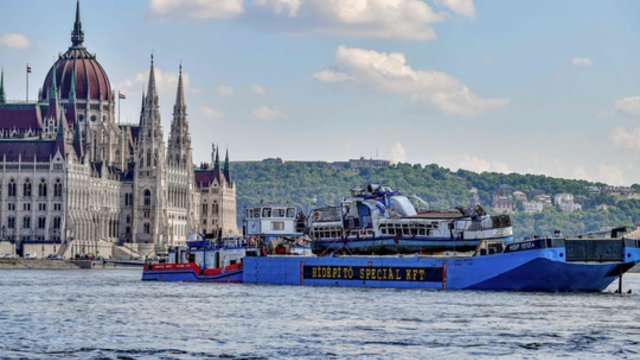 Vengrijoje susidūrė kruizinis laivas ir motorinė valtis: pranešama apie žuvusiuosius