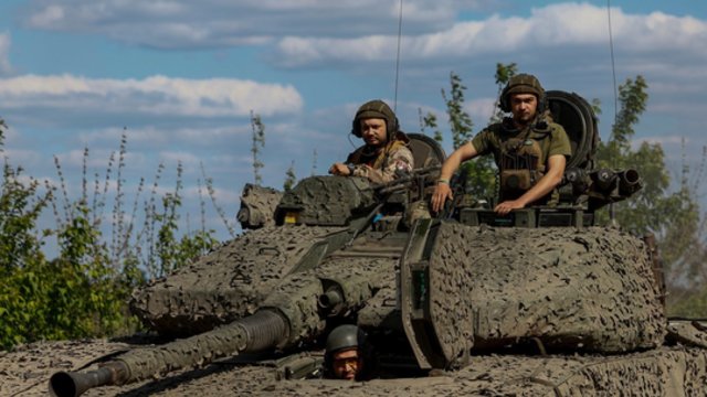 Galimas grėsmes dėl karių siuntimo į Ukrainą laiko be pagrindo: NATO 5-asis straipsnis veikia ne taip