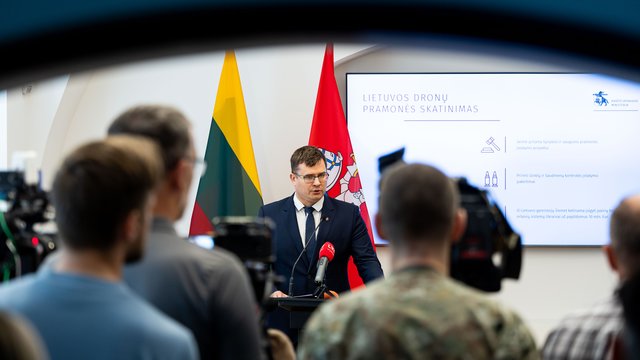 Lietuvoje bus atidarytas dronų kompetencijų centras: pasidalijo, kiek truks ir kaip atrodys kursai