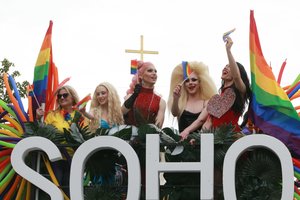 Vilniuje rengiamos didžiausios LGBTQ+ eitynės: jungiasi įmonės, politikai, iš kritikų – strėlės dėl savivaldybės paramos
