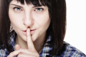 5 Zodiako ženklai, kuriems kažkodėl visi patiki savo paslaptis