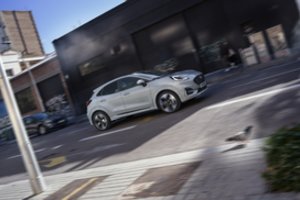 „Ford“ kaskart pardavus elektromobilį netenka nemenkos pinigų sumos: ką darys, kad to išvengtų