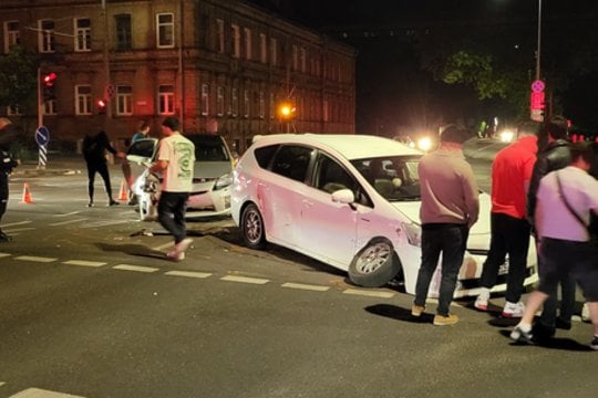 Konkursui „Kelių patruliai: viskas užfiksuota“ vilnietis atsiuntė nuotraukas, kuriose užfiksavo skaudžią avariją sostinėje. 