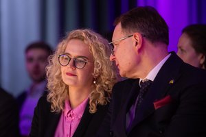 Į painias partines džiungles – tik už atlygį: Laisvės partija mokėjo ne tik D. Žalimo žmonai