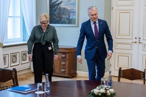 Prieš lemiamą mūšį – pokyčiai G. Nausėdos ir I. Šimonytės sąskaitose: vienas sulaukė dosnių verslininkų injekcijų