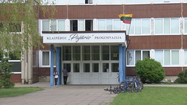 Pateikė daugiau detalių apie galimai neblaivią Klaipėdos mokyklos direktorę: įtaria, kad nusižengia ne pirmą kartą