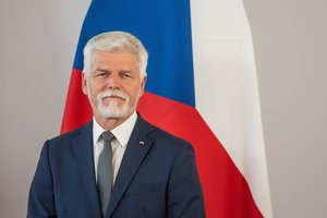 Motociklo avariją patyręs Čekijos prezidentas iš ligoninės išleistas namo