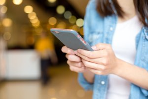 Lietuviai naujųjų telefono numerių dar „neprisijaukino“: kiek dar turime laiko įprasti 8 keisti 0?