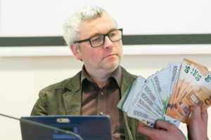 Iš R. Kuodžio lūpų – kontroversiškas siūlymas finansuoti gynybą: pinigų būtų galima paimti iš švietimo