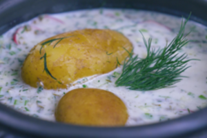 Kitokia K. Starkienės šaltibarščių versija: nustebins ir skonis, ir spalva