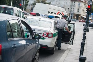 Kaunietis pakliuvo į painią situaciją: po avarijos draudimo bendrovė reikalauja 3 tūkst. eurų