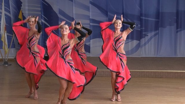 Džiugi žinia šokėjams: po dešimtmečio Klaipėdos universitete bus vykdomos sportinių šokių studijos